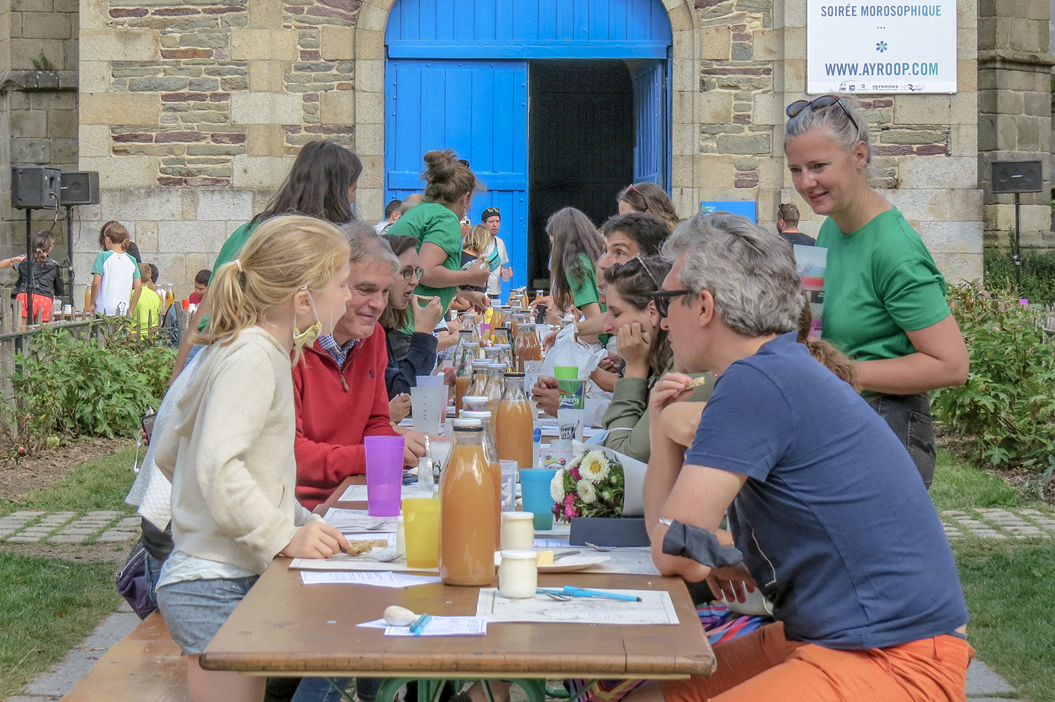 La Tablée devant le théâtre du Vieux St-Etienne © Flavie Merger