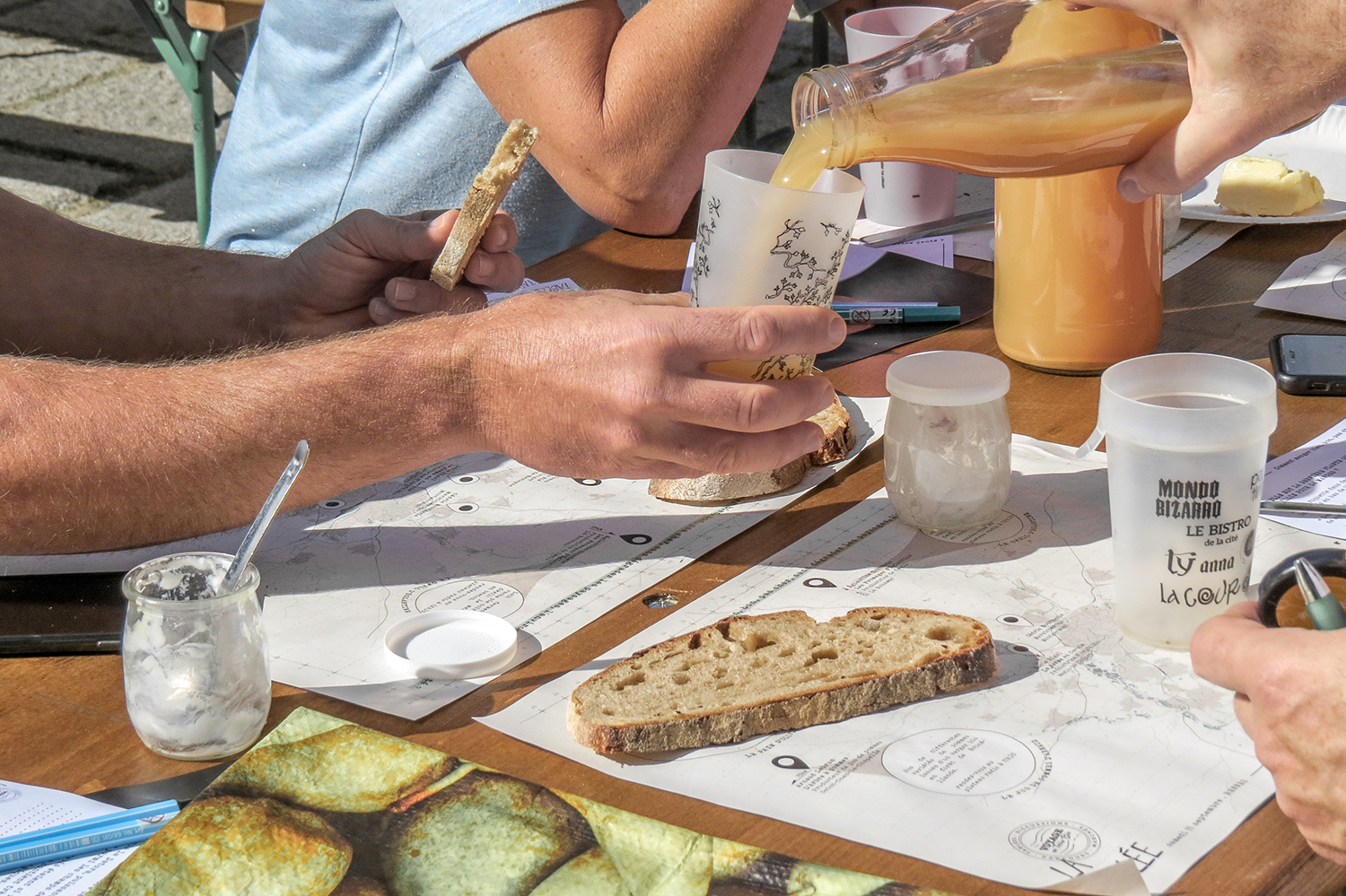 La Tablée, dégustation de jus de pommes © Flavie Merger
